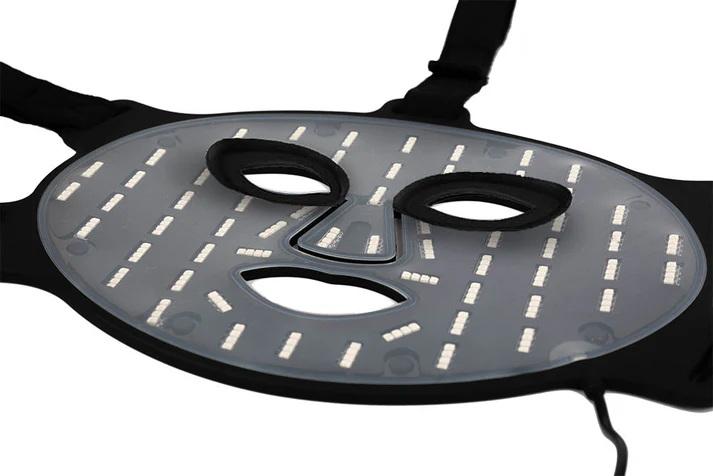 Red-Light-Face-Mask-6_fc132850-057d-4530-ae64-b5693fd1f492
